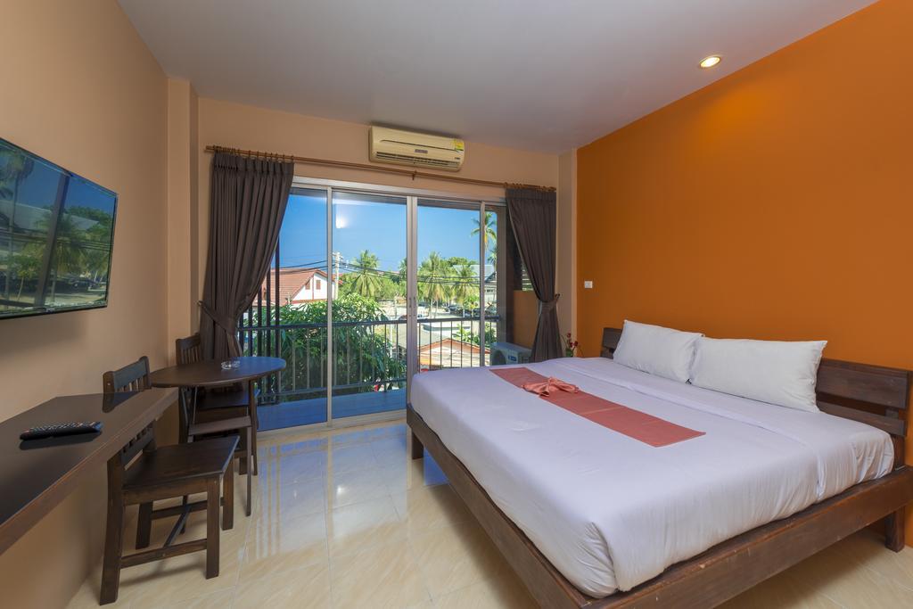 Terrace Herberg Chaweng Beach